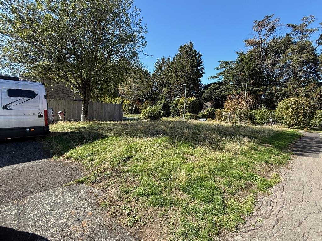 Lot: 17 - LAND WITH POTENTIAL - Land with potential
